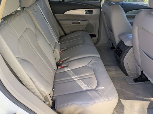 Used 2013 Lincoln MKX image 19