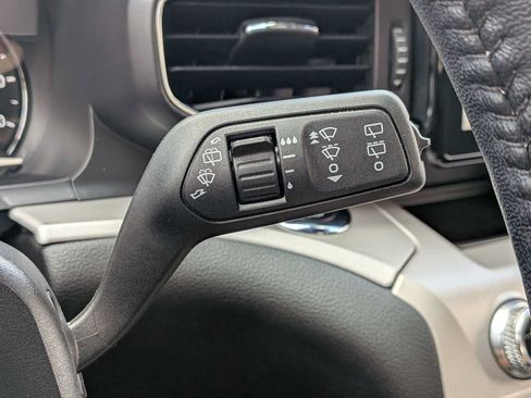 Used 2023 Ford Explorer XLT w/ Equipment Group 202A AWD/4WD image 26