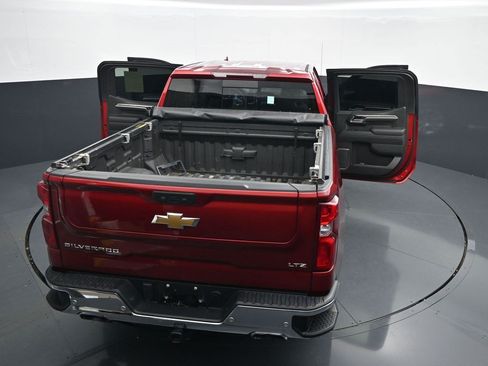 Used 2023 Chevrolet Silverado 1500 LTZ AWD/4WD image 29