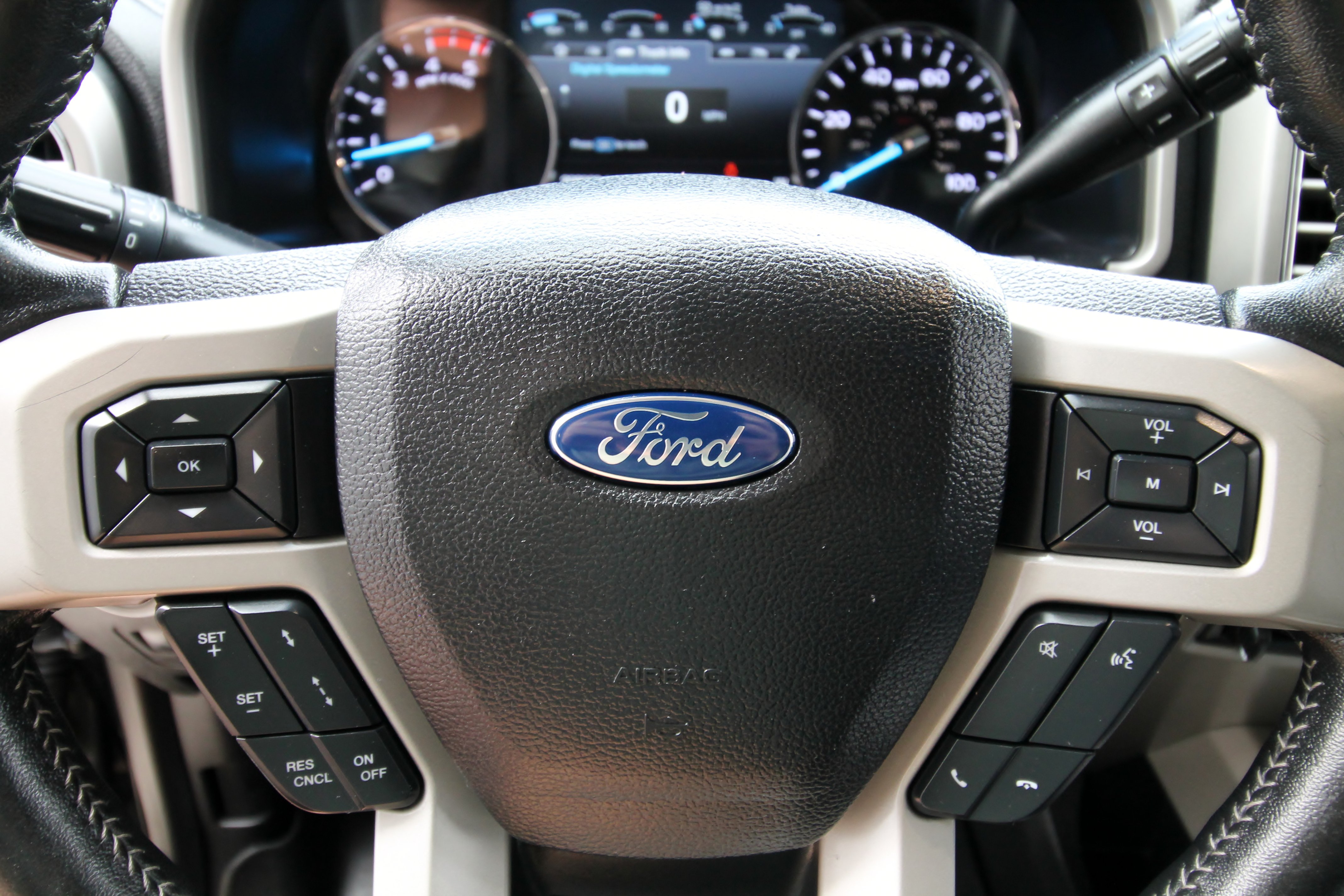 Used 2017 Ford F250 Lariat w/ Lariat Ultimate Package AWD/4WD image 26
