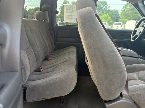 Used 2004 Chevrolet Silverado 2500 LS w/ Snow Plow Prep Package AWD/4WD image 12