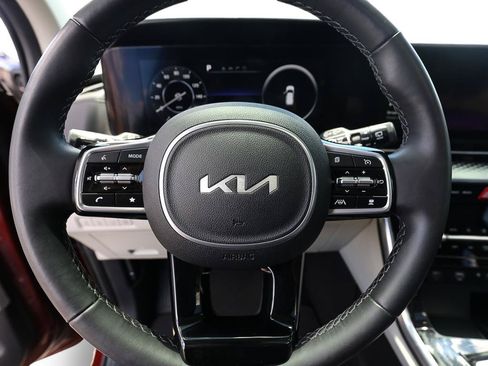 Certified 2024 Kia Carnival SX Prestige FWD image 16