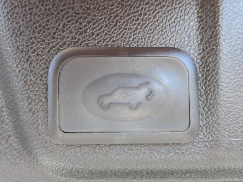 Used 2017 Buick Enclave Leather FWD image 12