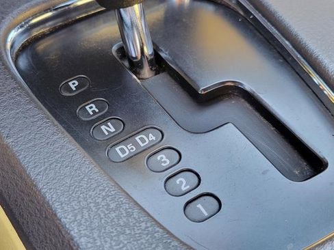 Used 2002 Ford Thunderbird Base image 19