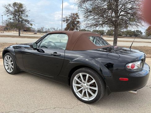 Used 2006 MAZDA MX-5 Miata Grand Touring w/ Premium Pkg image 7