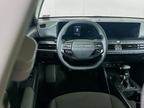 Used 2025 Kia K4 LXS image 16