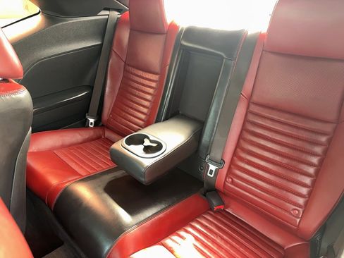 Used 2014 Dodge Challenger SXT RWD image 12