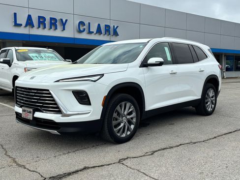 Certified 2025 Buick Enclave Preferred image 1