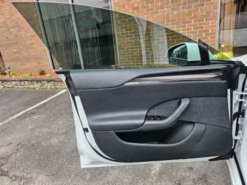 Used 2022 Tesla Model S AWD image 33