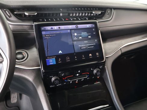 Used 2023 Jeep Grand Cherokee L Limited RWD image 5