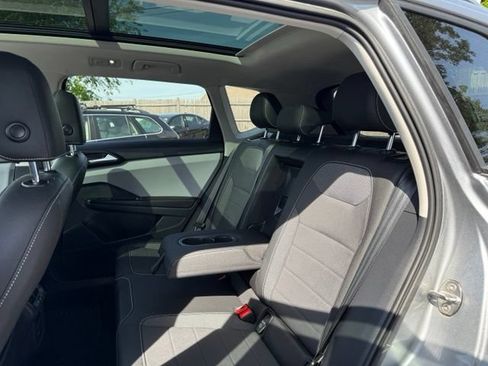 Certified 2023 Volkswagen Taos SE w/ Panoramic Sunroof Package AWD/4WD image 20