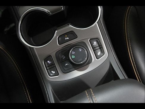 Used 2024 GMC Terrain AT4 w/ Tech Package AWD/4WD image 15