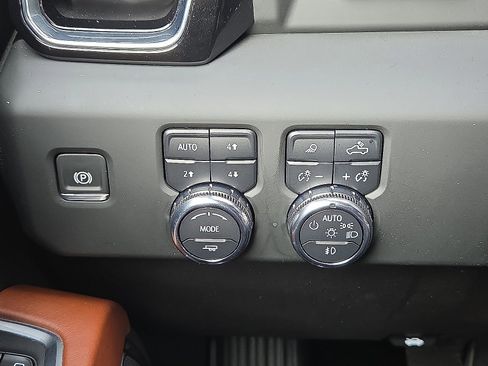 Used 2024 GMC Sierra 2500 Denali Ultimate w/ Max Trailering Package image 20