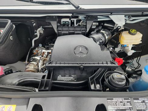 Used 2024 Mercedes-Benz Sprinter 144 Cargo image 22