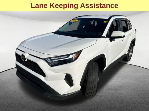 Used 2025 Toyota RAV4 XLE AWD/4WD image 5