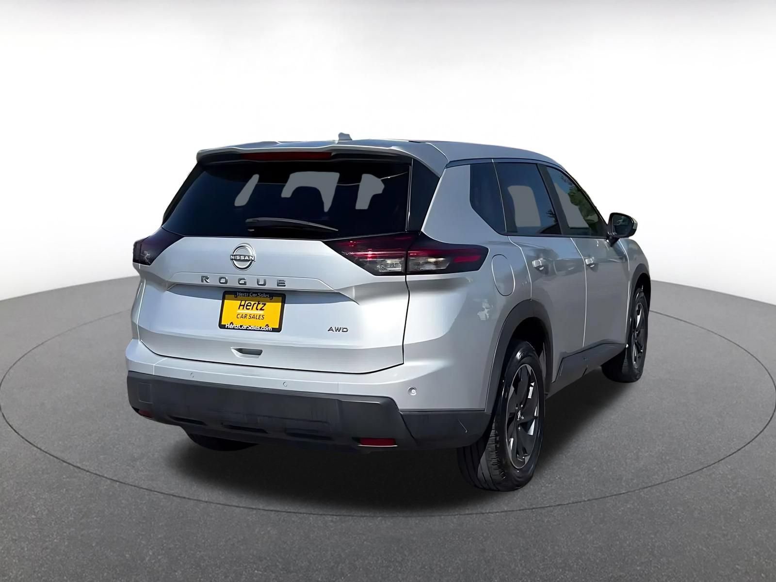 Used 2025 Nissan Rogue SV AWD/4WD image 14