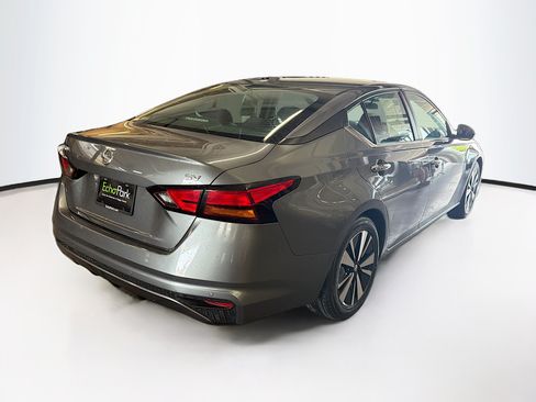 Used 2021 Nissan Altima 2.5 SV FWD image 9