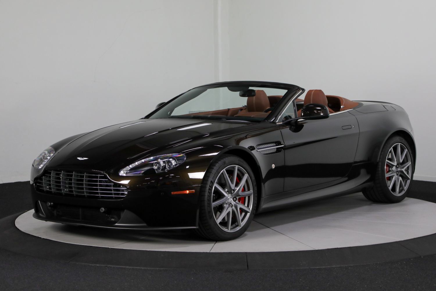 Used 2012 Aston Martin V8 Vantage N420 RWD image 5