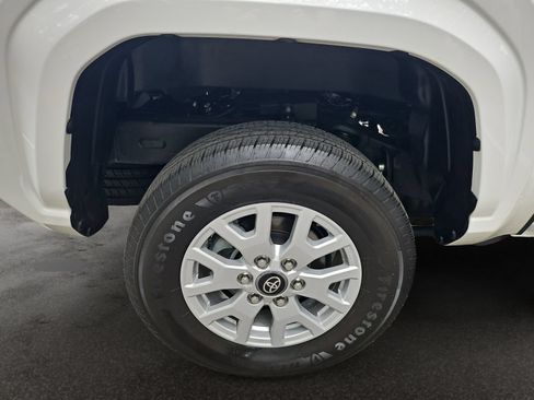 Used 2024 Toyota Tacoma SR5 AWD/4WD image 37