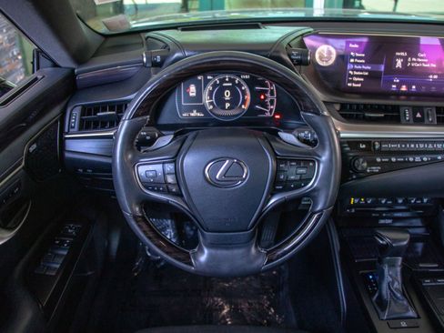 Used 2019 Lexus ES 350 Ultra Luxury image 12
