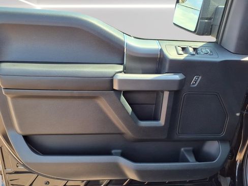 Used 2015 Ford F150 XLT w/ Equipment Group 302A Luxury AWD/4WD image 13
