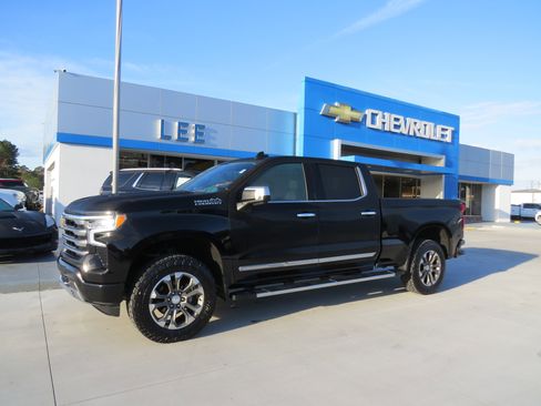 Used 2024 Chevrolet Silverado 1500 High Country w/ Technology Package image 1