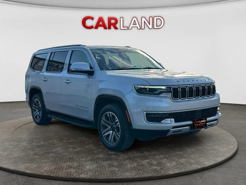 Used 2022 Jeep Wagoneer Series III w/ Flexible Seating Group RWD image 9