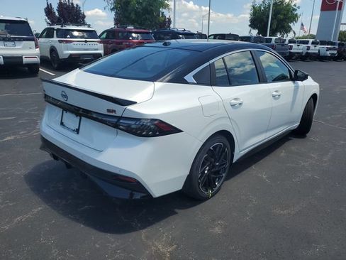 New 2026 Nissan Sentra SR w/ SR Premium Package FWD image 7