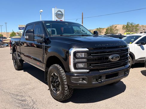 Used 2025 Ford F350 Lariat w/ Lariat Ultimate Package AWD/4WD image 7