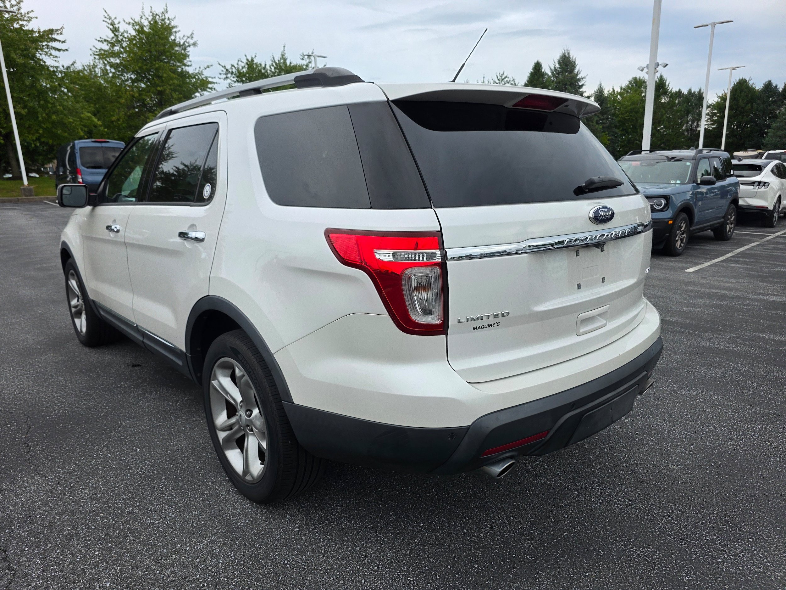 Used 2014 Ford Explorer Limited w/ Equipment Group 301A AWD/4WD image 3