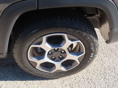 Used 2022 Jeep Compass Trailhawk AWD/4WD image 15
