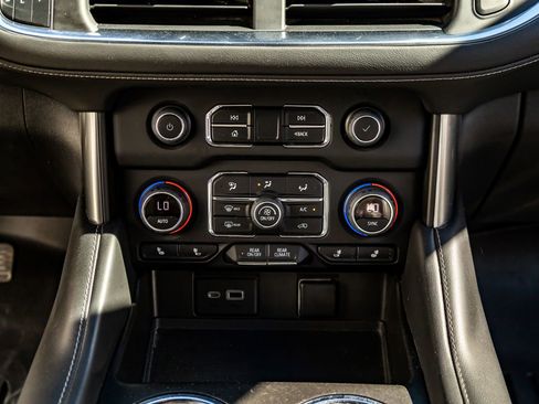 Used 2022 Chevrolet Tahoe LT w/ Luxury Package image 26