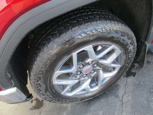 Used 2023 GMC Sierra 1500 SLT image 12