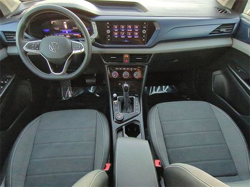 Used 2023 Volkswagen Taos SE image 16