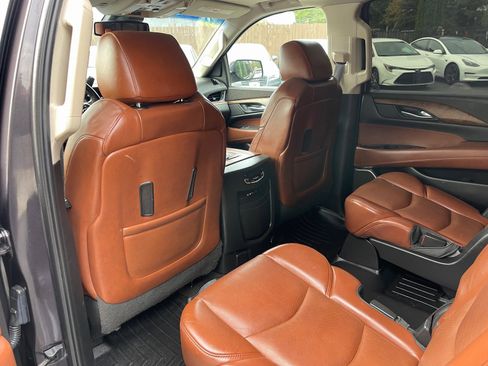 Used 2015 Cadillac Escalade ESV Premium image 19