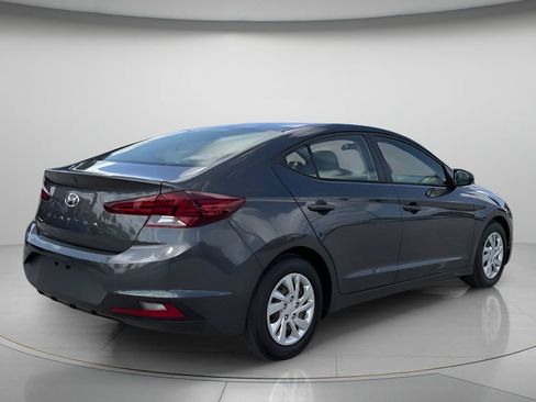 Used 2020 Hyundai Elantra SE FWD image 11