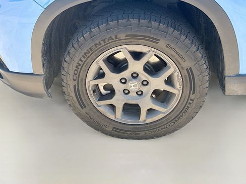 Used 2025 Honda Pilot TrailSport image 31
