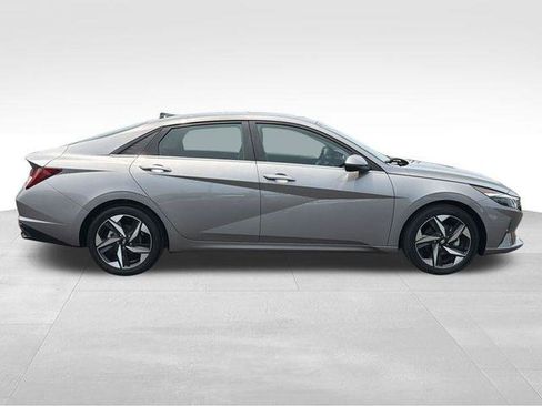 Used 2023 Hyundai Elantra Limited w/ Cargo Package FWD image 9