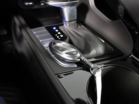 Used 2025 Hyundai Elantra Blue image 16