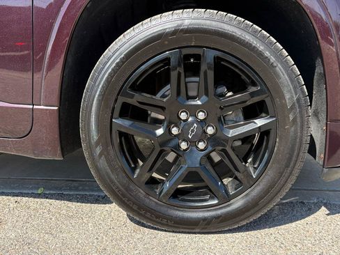 Used 2019 Chevrolet Traverse Premier w/ Driver Confidence II Package FWD image 2