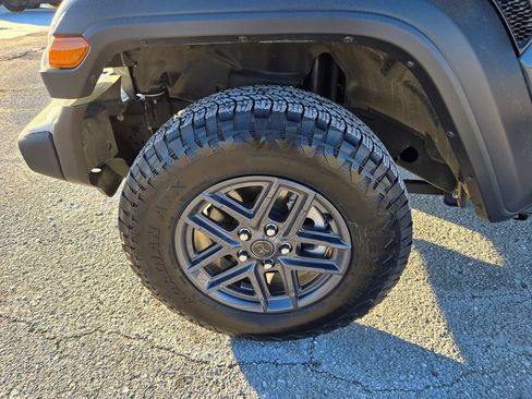 Used 2024 Jeep Wrangler Sport S image 28