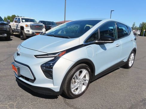 Used 2023 Chevrolet Bolt LT w/ Driver Confidence Package FWD image 3