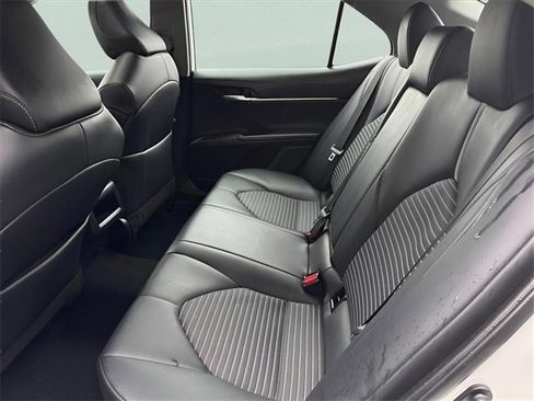 Used 2023 Toyota Camry SE image 11
