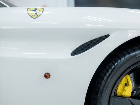 Used 2016 Ferrari California T image 22