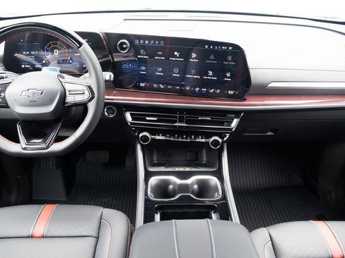 New 2026 Chevrolet Traverse RS w/ LPO, Floor Liner Package AWD/4WD image 20