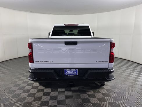 Used 2025 Chevrolet Silverado 2500 Custom w/ Custom Convenience Package AWD/4WD image 8