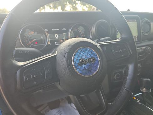 Used 2022 Jeep Wrangler Unlimited Sport AWD/4WD image 9