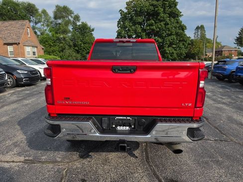 Used 2022 Chevrolet Silverado 2500 LTZ w/ LTZ Convenience Package AWD/4WD image 6