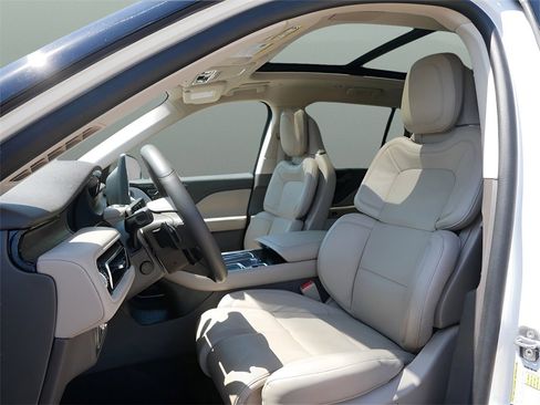 Used 2023 Lincoln Aviator Reserve w/ Equipment Group 201A image 11