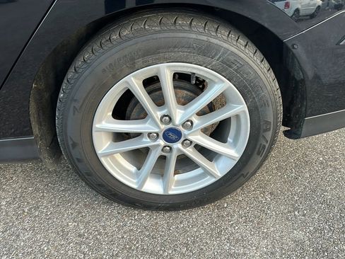 Used 2017 Ford Focus SE image 19